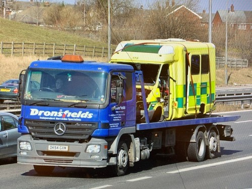Mercedes truck photo - photo, withdrawn