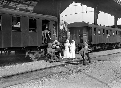 Wwi ambulance drivers - wwi,