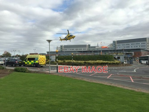 Photo air ambulance landing - air,