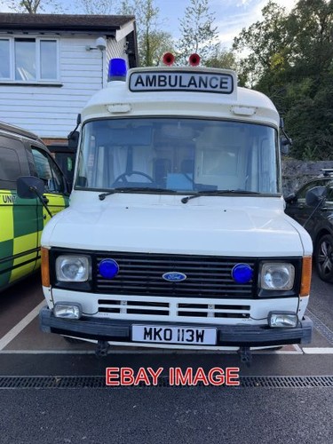 Photo mko113w ford ambulance - ,