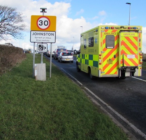 Photo 6x4 ambulance enters - photo,