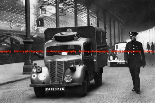 F014858 raf ambulance 1942 - ambulance,
